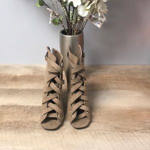 Qupid shoes size 8.  New